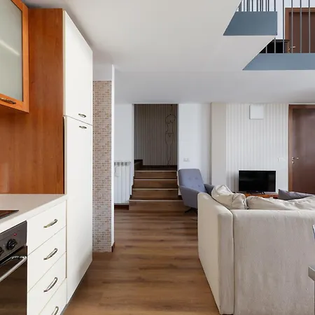 Guesthost - M5 Istria & Marche Roomy Lofted Apartmán