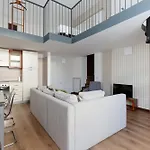 Guesthost - M5 Istria & Marche Roomy Lofted Appartement