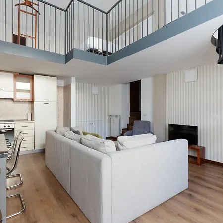 Guesthost - M5 Istria & Marche Roomy Lofted Διαμέρισμα
